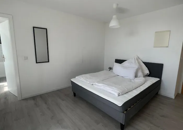 Cozy Work And Stay Pretty Home